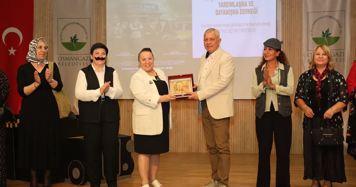 Osmangazi'de Kadın Gücünü Anlatan 'Hey Taksi!' Tiyatro Oyunu Sahnelendi
