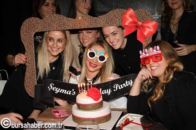 Şeyma Özçimen'in eğlenceli doğum günü