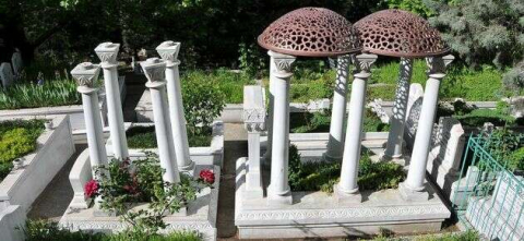 Zeki Müren'in babasının mezarında hırsızlık şoku