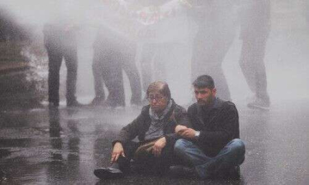 Eylemcilerin üzerinde çok sayıda molotof ele geçirildi.