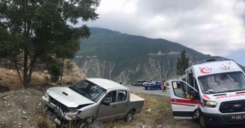 Artvin’de trafik kazası: 4 yaralı