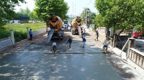 Başiskele’de yolar betonla kaplanıyor