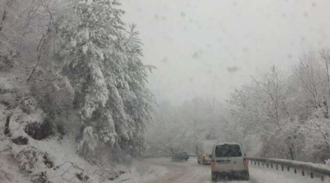 Bursa-Orhaneli yolunda kar çilesi