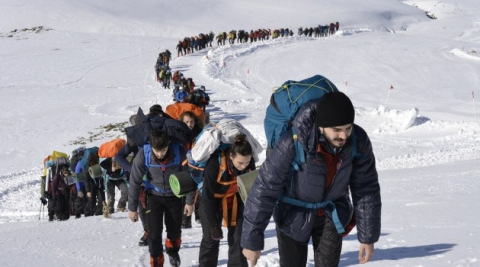 Öğrencilerden Uludağ'a tırmanış
