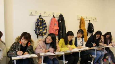 Çinli öğrenciler Türkçe öğreniyor