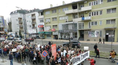 Kosova kadınları eşitlik için yürüdü