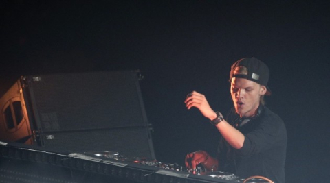 İsveçli ünlü DJ Avicii hayatını kaybetti