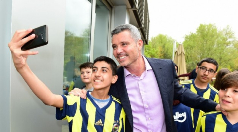 Sadettin Saran, Fenerbahçe forması hediye etti