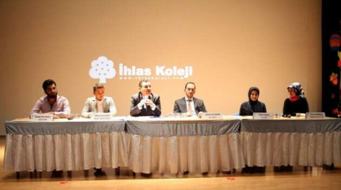 İhlas Koleji mezunları öğrencilerle bir araya geldi