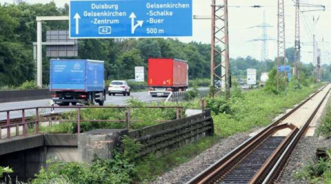 Almanya’da trenin altında kalan 13 yaşındaki Türk çocuğu öldü