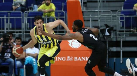 Tahincioğlu Basketbol Süper Ligi play-off: Fenerbahçe Doğuş: 81 - Sakarya Büyükşehir Basketbol: 66