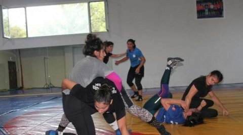 Genç kadınlar güreş Milli takımı Yalova’da kampa girdi