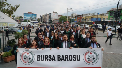 Bursa'da Avukatlardan Yürüyüş