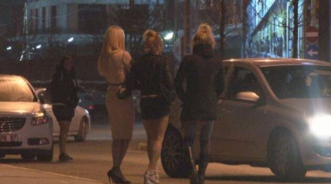 Sokak ortasında fuhuş pazarlığı