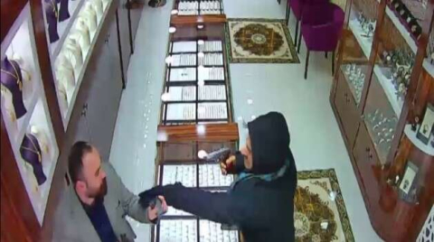 Başakşehir’de film sahnesi gibi kuyumcu soygunu