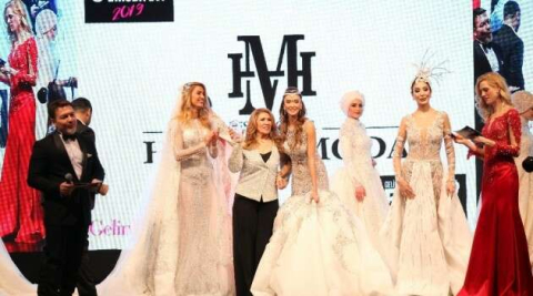 2019 gelinlik ve abiye koleksiyonları sergilendi