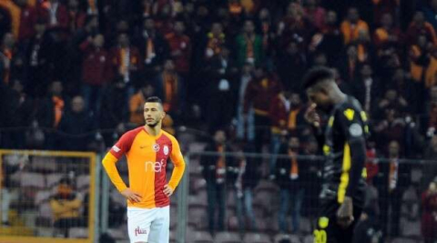 Belhanda’ya maçtan sonra destek