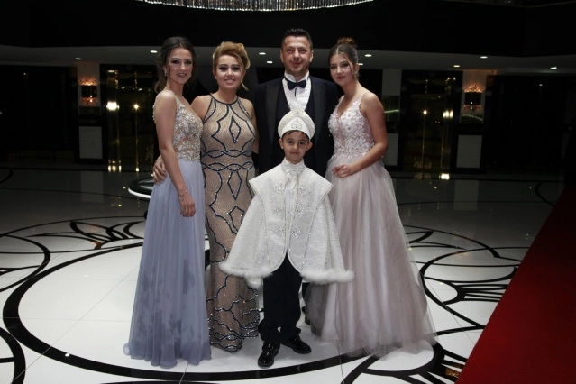 Emir Başnak’ın renkli sünnet cemiyeti