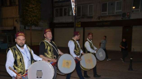 Bursa’da ramazan davulcuları ilk mesaisine başladı