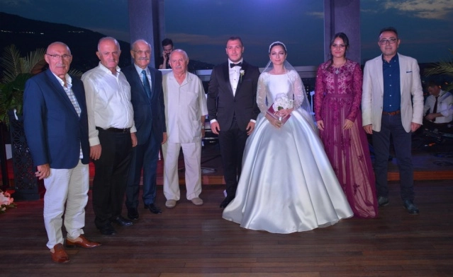 Şebnem ile Sefa dünya evine girdi