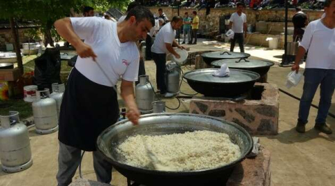 Bursa'da 600 yıldır bu köye her yıl 20 bin kişi pilav yemek için geliyor