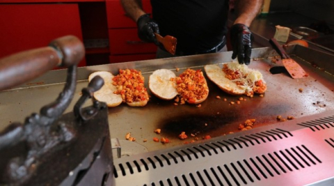 Adana kebabına alternatif "ütü tost"