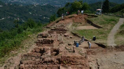 "Ana Tanrıça Kibele Heykeli"nin bulunduğu kalede kazı çalışmaları yeniden başladı