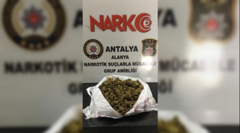 Sırt çantasına gizlediği uyuşturucu ile yakalandı