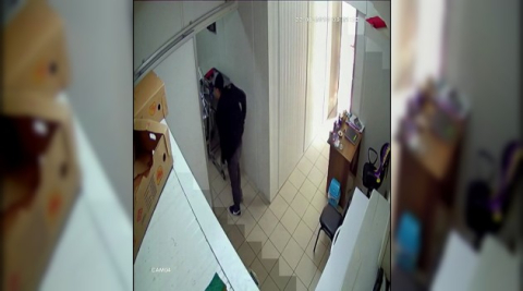 Gaziosmanpaşa’da köfteci dükkanına silahlı saldırı kamerada