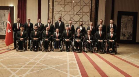 Altınyıldız Classics yeni sezonda sponsorluk anlaşmasını uzattı