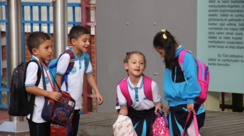 İstanbul’da 2 milyon 800 bin öğrenci ders başı yaptı