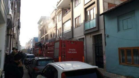 Bursa'da 'Şeytanı yakıyorum' diyerek evini yaktı