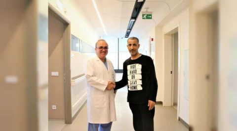 Doktoruyla konuşarak beyin ameliyatı oldu