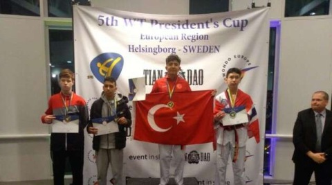 Yıldız tekvandoculardan 11 madalya