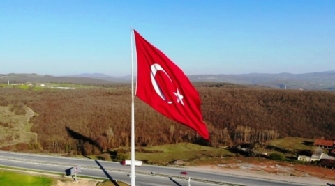 Türkiye’nin en büyük bayrağı Samsun’da dalgalanıyor
