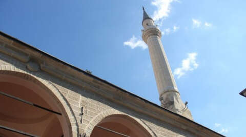 İzmir’de camilerde merkezi sisteme son verildi, ezanı müezzinler okumaya başladı