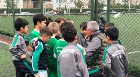 Bursasporlu PFDD Futbol Okulu kapılarını açıyor