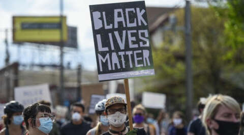 ABD’de siyahı vatandaşın polis şiddetiyle ölümü protesto edildi