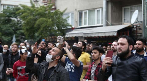 Bursa'da sosyal mesafeyi unutup intiharı böyle izlediler