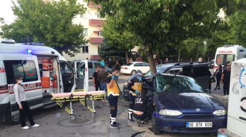 Başkent’te iki otomobil çarpıştı: 1 yaralı