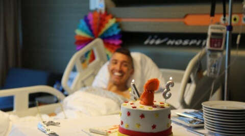 Muslera’ya hastanede doğum günü kutlaması