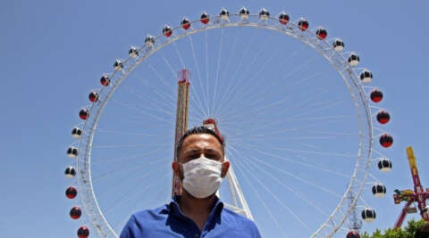 30 milyon liraya mal olan 90 metre yükseklikteki dönme dolap yasağın kalkmasını bekliyor