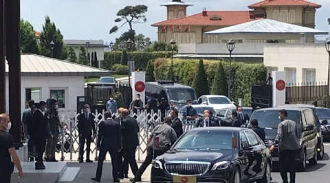 Cumhurbaşkanı Erdoğan cuma namazını kılmak için Kerem Aydınlar Camisi’ne geldi