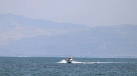 Van Gölü’nde batan tekneyi arama çalışmaları bugün de sonuç vermedi