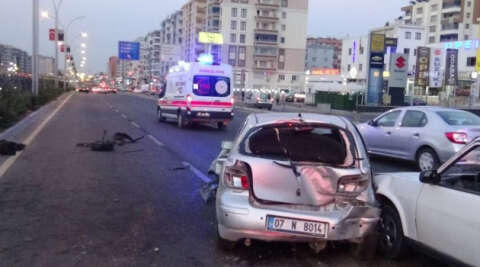 Diyarbakır’da kadın sürücü başka araç tarafından sıkıştırıldı: 2 yaralı