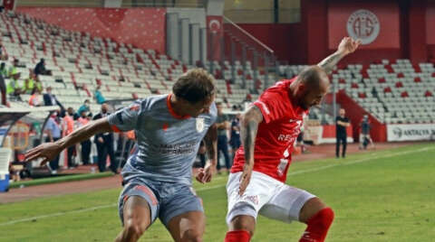 Süper Lig: Antalyaspor: 0 - Medipol Başakşehir: 2 (Maç sonucu)