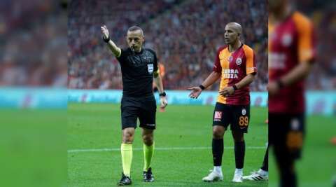 Süper Lig: Galatasaray: 0 - Trabzonspor: 1 (İlk yarı)