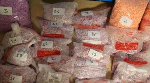 Kapıkule’de bir tırda 135 bin uyuşturucu hap ve 2 kilo kokain ele geçirildi