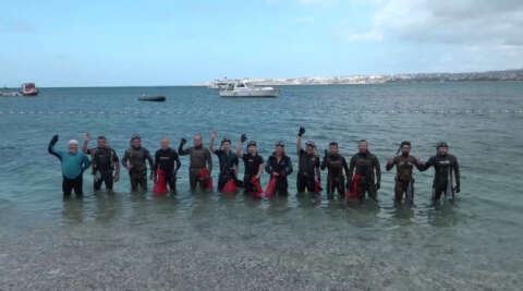 Büyükçekmece’de 25 balık adamla deniz temizliği