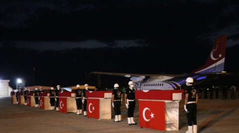 Düşen uçakta şehit olan polislere uğurlama töreni